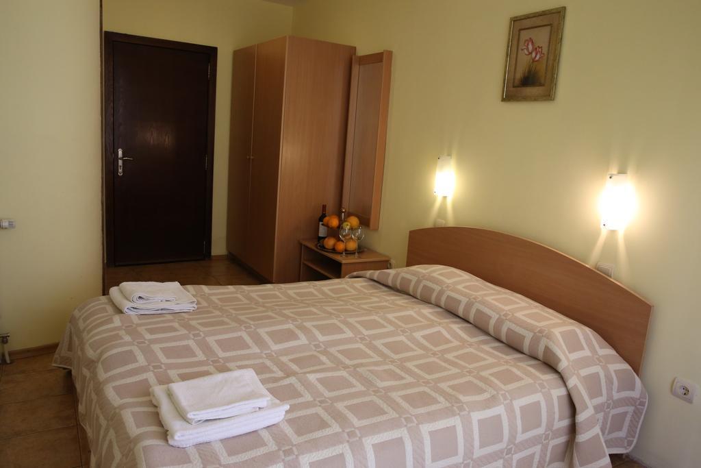 Family Hotel Papi Razlog Room photo